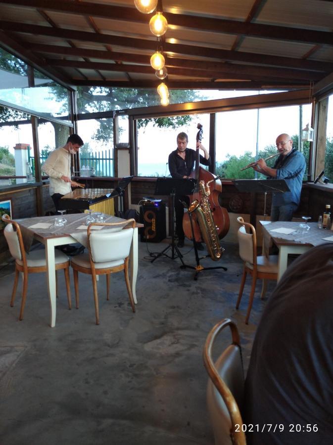 La Quercia Agriturismo 임페리아 외부 사진